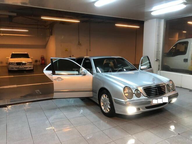 Mercedes E 240-2
