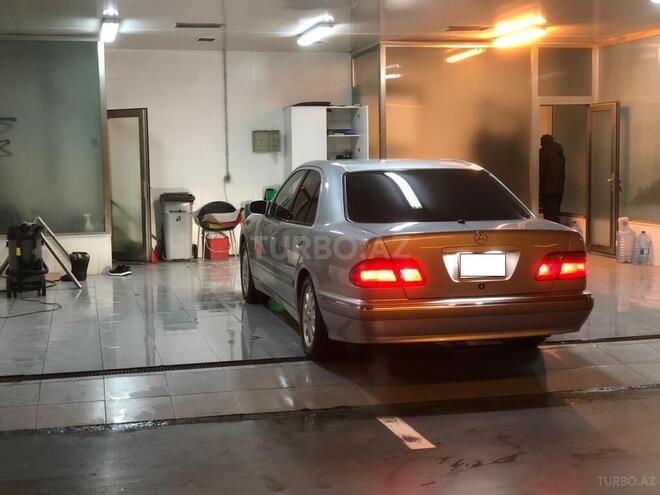 Mercedes E 240-7