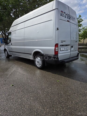 Ford Transit-5