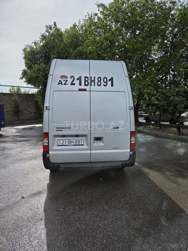 Ford Transit-6