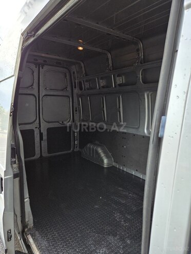 Ford Transit-17