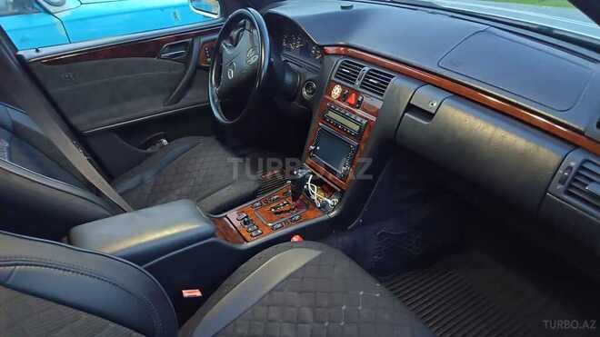Mercedes E 240-12
