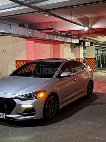Hyundai Elantra-3