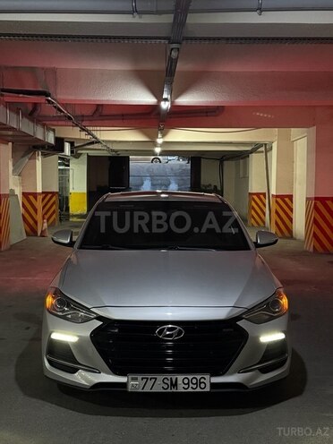 Hyundai Elantra-1