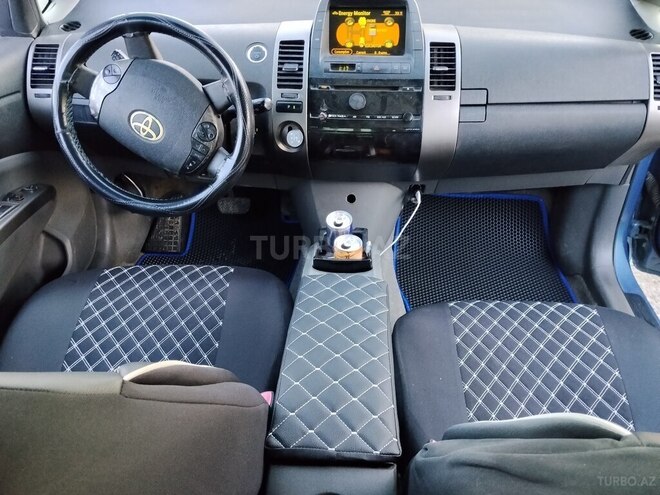 Toyota Prius-11