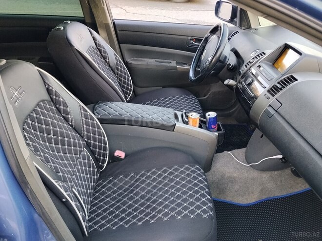 Toyota Prius-10