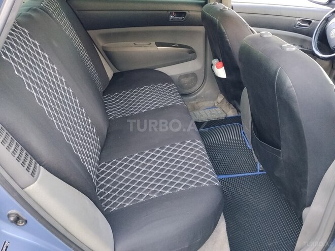 Toyota Prius-12