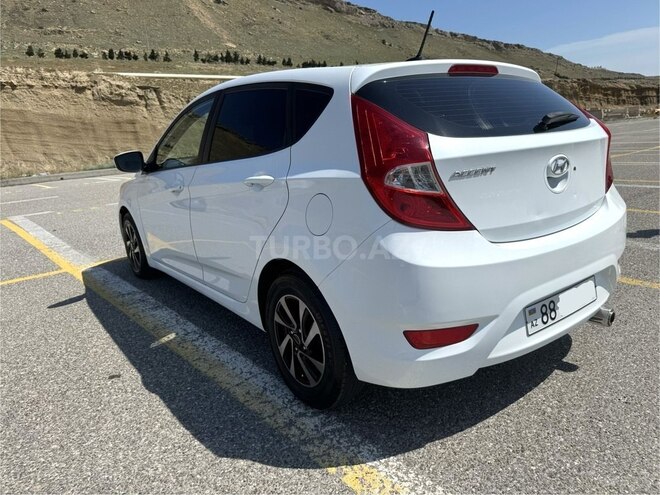 Hyundai Accent-9