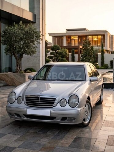 Mercedes E 220-3