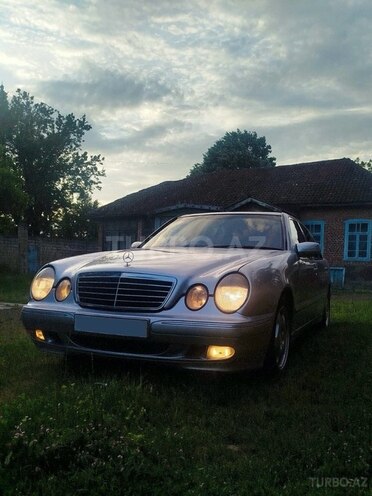 Mercedes E 220-5