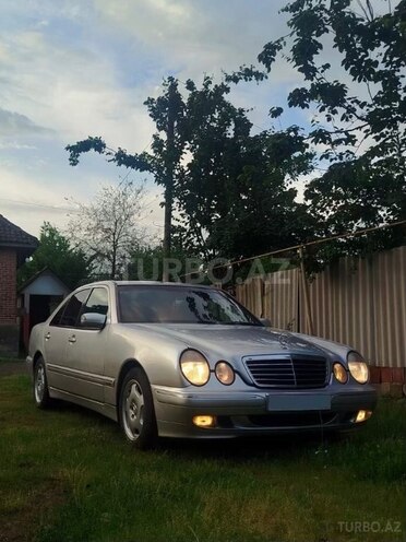 Mercedes E 220-4