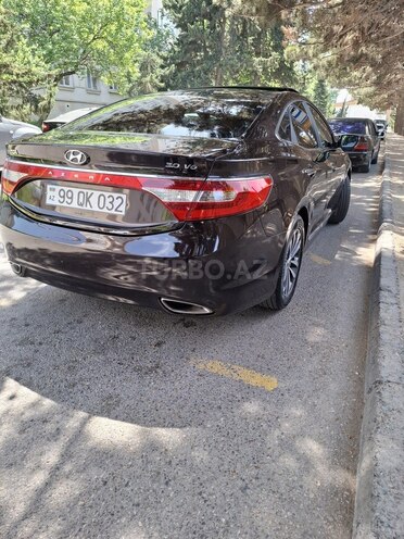 Hyundai Azera-11