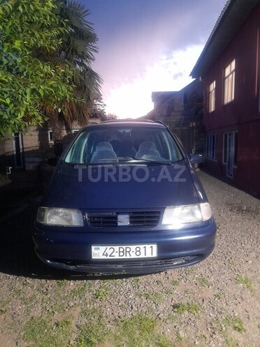 SEAT Alhambra-1
