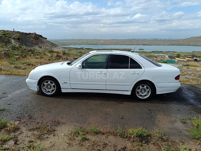 Mercedes E 220-3