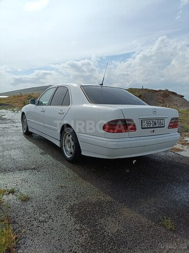 Mercedes E 220-6