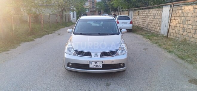 Nissan Tiida-1