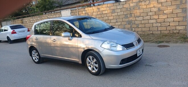 Nissan Tiida-8