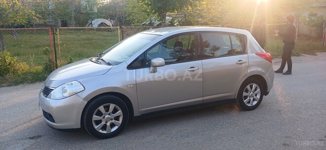 Nissan Tiida-19