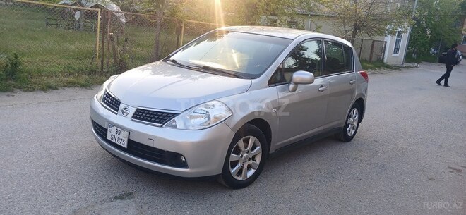 Nissan Tiida-2