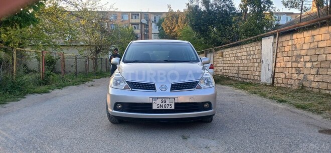 Nissan Tiida-9