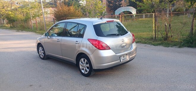 Nissan Tiida-20