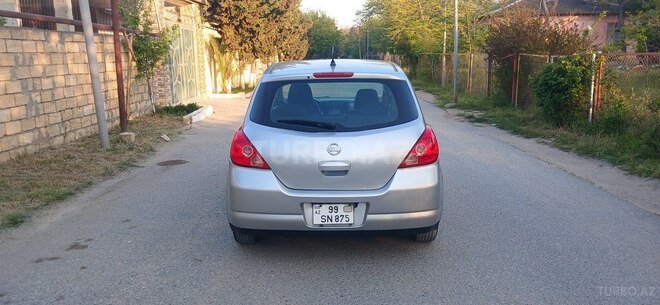 Nissan Tiida-6