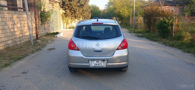 Nissan Tiida-17