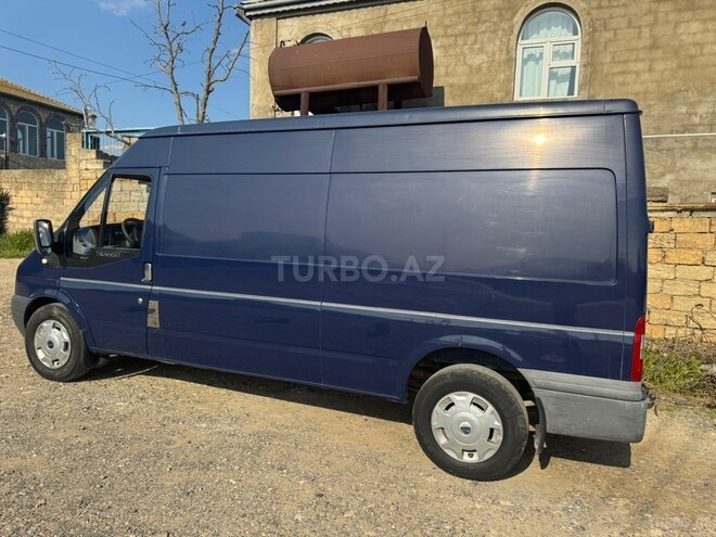 Ford Transit-8