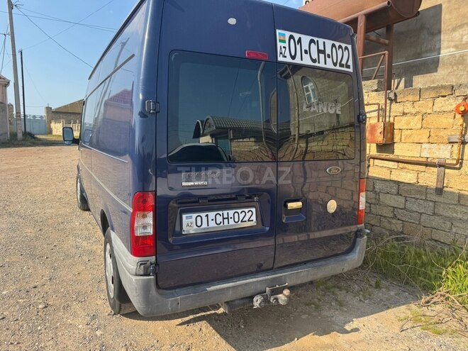 Ford Transit-9
