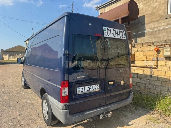 Ford Transit-10