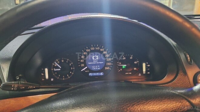 Mercedes E 220-6