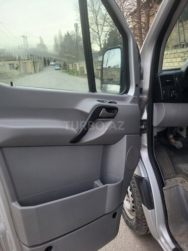 Volkswagen Crafter-7