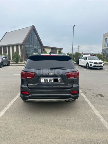 Kia Sorento-2