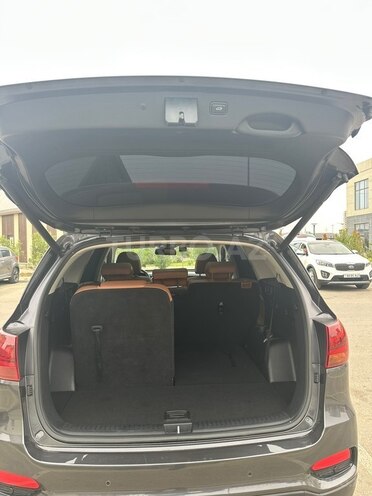 Kia Sorento-13