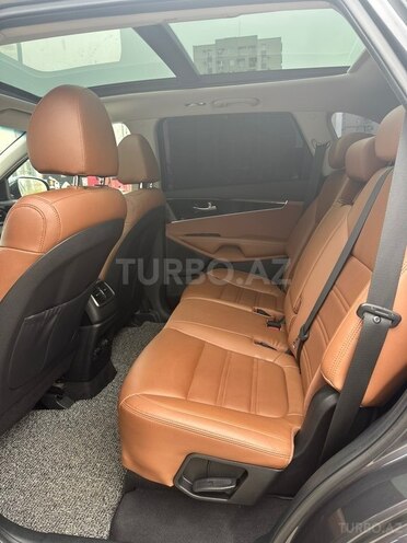 Kia Sorento-11