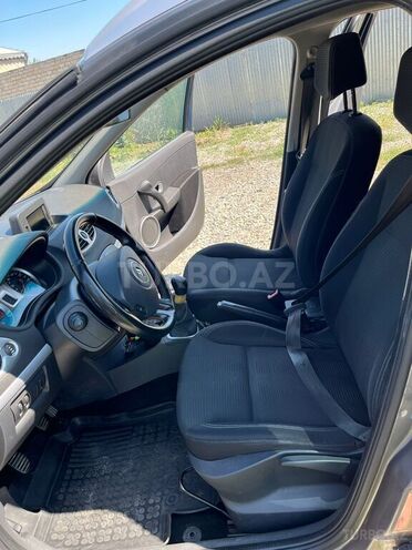 Renault Clio-7