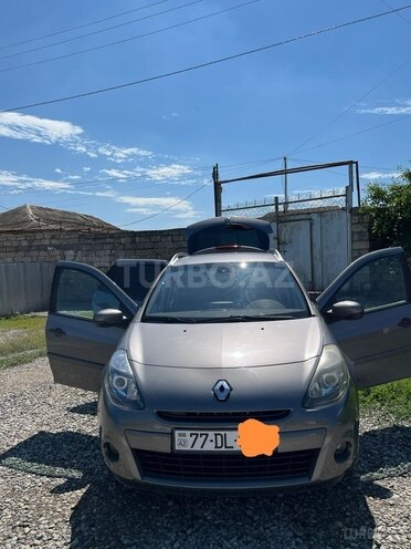 Renault Clio-12