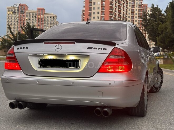 Mercedes E 240-5