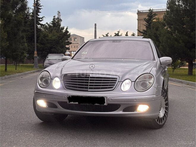Mercedes E 240-2