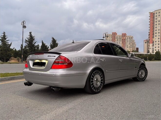 Mercedes E 240-4