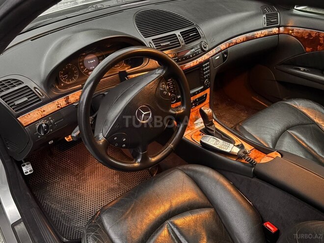 Mercedes E 240-14