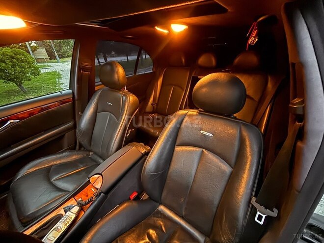 Mercedes E 240-11