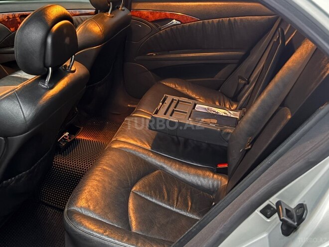 Mercedes E 240-12