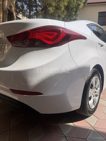 Hyundai Elantra-6
