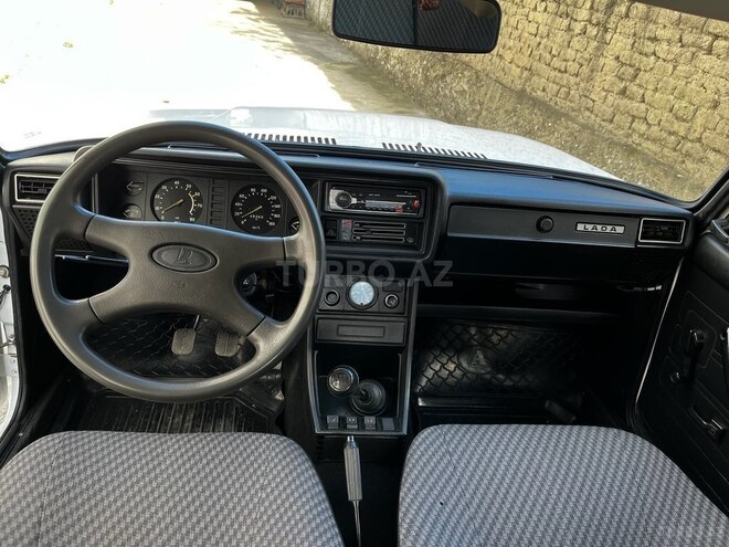 LADA (VAZ) 2107-2
