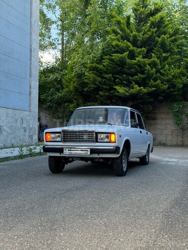 LADA (VAZ) 2107-2