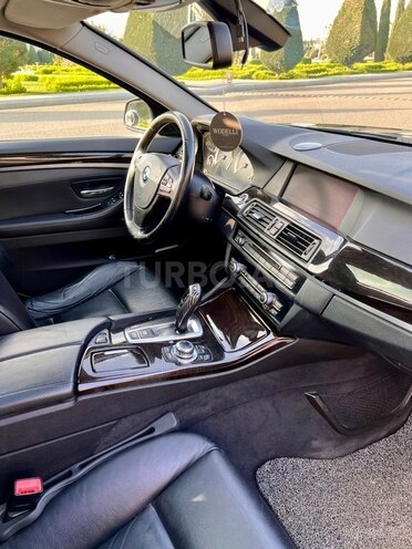 BMW 525-12