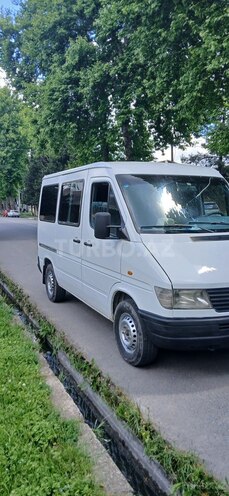 Mercedes Sprinter 208-9