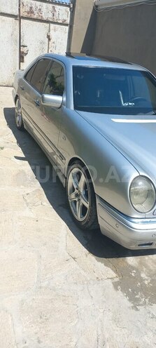 Mercedes E 280 4MATIC-4