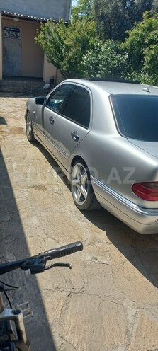 Mercedes E 280 4MATIC-5